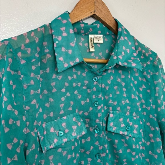 Passport Teal Pink Novelty Bow Print Sheer Button Down Top Size M - Picture 1 of 5